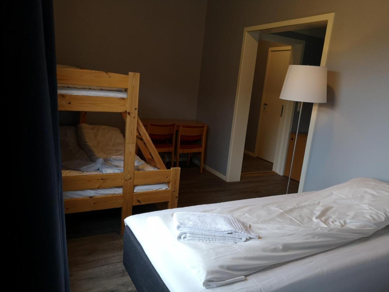 Dombastun Motel מראה חיצוני תמונה